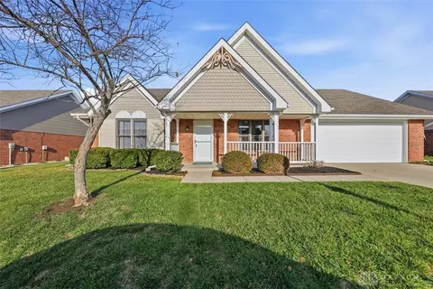 1708 New Castle Ln, Springfield, OH 45503
