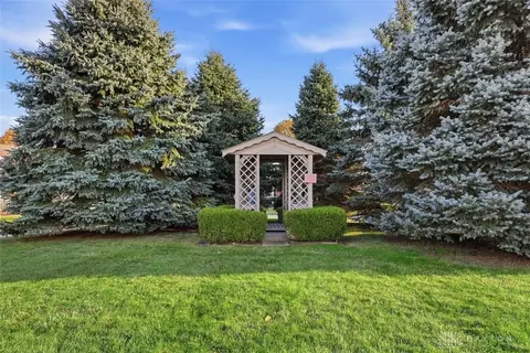 1708 New Castle Ln, Springfield, OH 45503 photo 21