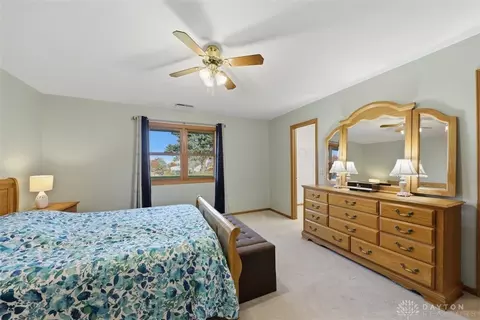 1708 New Castle Ln, Springfield, OH 45503 photo 9