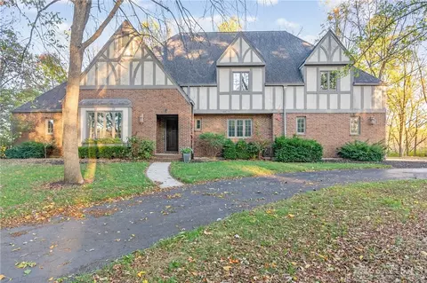 1160 Premwood Dr, Troy, OH 45373