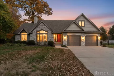 2355 Worthington Dr, Troy, OH 45373