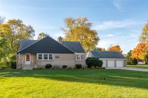 7811 Peters Pike, Dayton, OH 45414