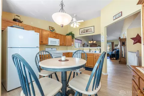 Kitchen - 162 Catherine Ct, Maineville, OH 45039 photo 2 of 4