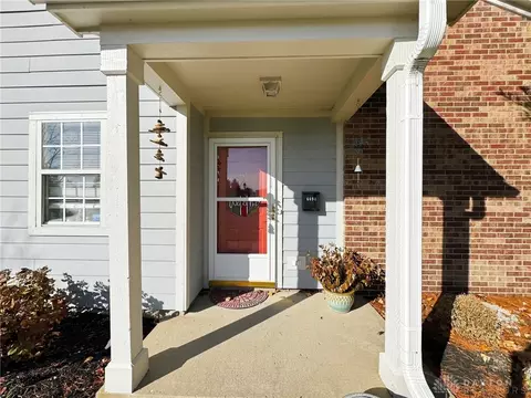 6694 Wareham Ct, Dayton, OH 45459