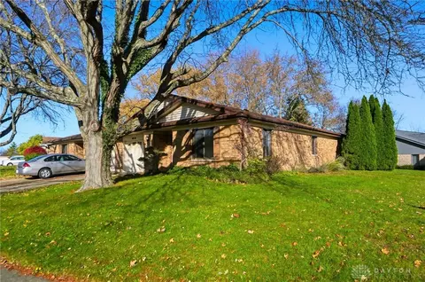 4850 Foxdale Dr, Kettering, OH 45429 photo 2