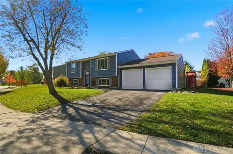 4521 Willow Mist Dr, Huber Heights, OH 45424
