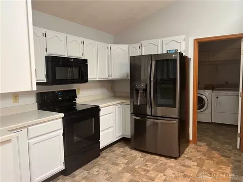 3126 Lakeview Ct #3126, Springfield, OH 45503 photo 3