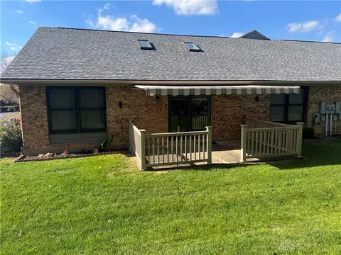 3126 Lakeview Ct #3126, Springfield, OH 45503 photo 2