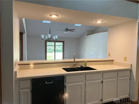 3126 Lakeview Ct #3126, Springfield, OH 45503 photo 5