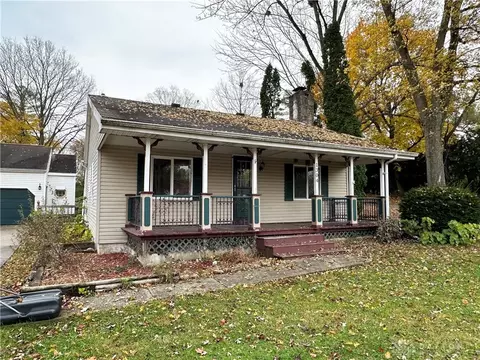 1304 N Park Dr, Medway, OH 45341