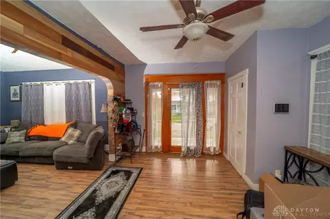 Entry Way - 412 E Madison Ave, Springfield, OH 45503 photo 1 of 3