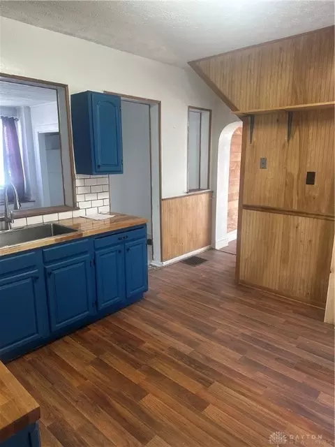 Kitchen - 412 E Madison Ave, Springfield, OH 45503 photo 3 of 3