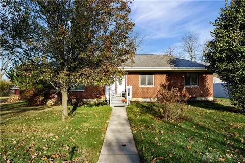 2700 Acorn Dr, Dayton, OH 45419
