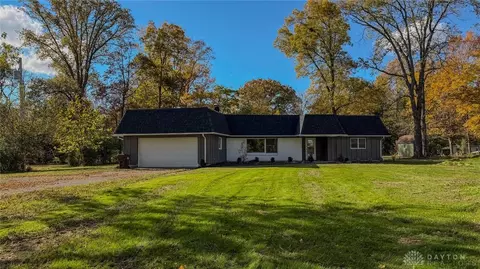 1149 Bull Rd, New Lebanon, OH 45345