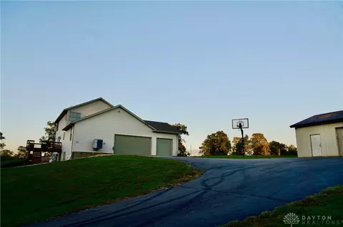 Exterior - 6421 Moorefield Rd, Springfield, OH 45502 photo 5 of 15