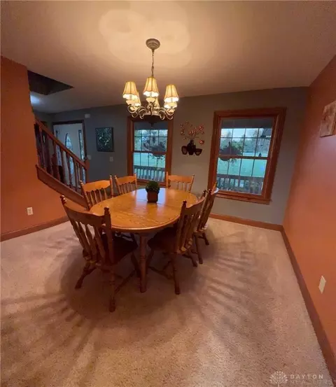 Dining - 6421 Moorefield Rd, Springfield, OH 45502 photo 2 of 5