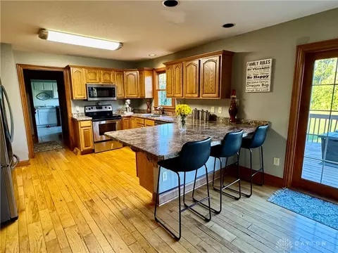 Kitchen - 6421 Moorefield Rd, Springfield, OH 45502 photo 5 of 8