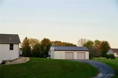 Exterior - 6421 Moorefield Rd, Springfield, OH 45502 photo 12 of 15