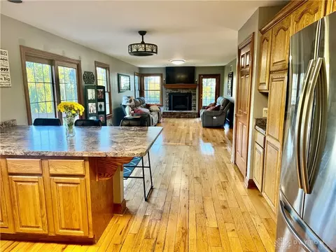 Kitchen - 6421 Moorefield Rd, Springfield, OH 45502 photo 2 of 8