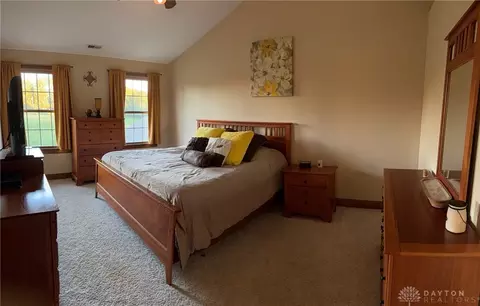Bedroom - 6421 Moorefield Rd, Springfield, OH 45502 photo 8 of 12