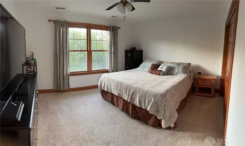 Bedroom - 6421 Moorefield Rd, Springfield, OH 45502 photo 7 of 12
