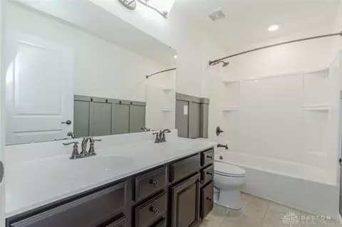Bath - 8754 Elysee Cir, Washington Township, OH 45458 photo 2 of 8