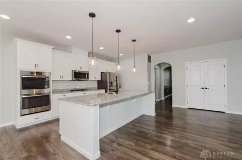 Kitchen - 8754 Elysee Cir, Washington Township, OH 45458 photo 2 of 6