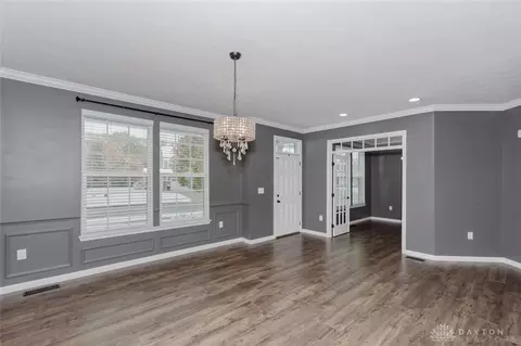 Living - 8754 Elysee Cir, Washington Township, OH 45458 photo 2 of 5