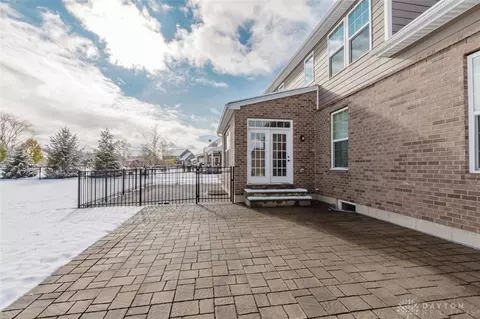 Exterior - 8754 Elysee Cir, Washington Township, OH 45458 photo 5 of 10