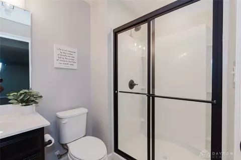Bath - 8754 Elysee Cir, Washington Township, OH 45458 photo 7 of 8