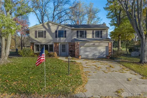 381 Whittington Dr, Dayton, OH 45459