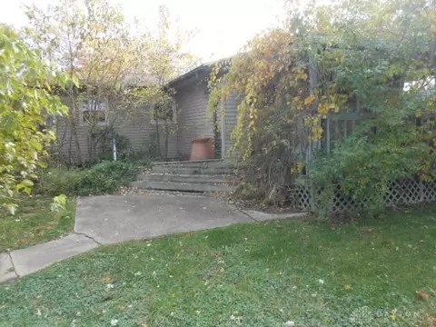 Exterior - 325 Larchmonte Ave, Springfield, OH 45503 photo 8 of 11