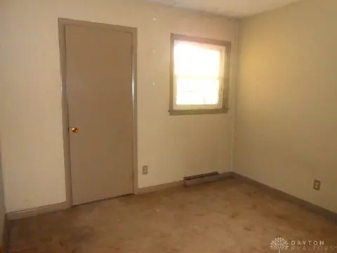 Bedroom - 325 Larchmonte Ave, Springfield, OH 45503 photo 1 of 5