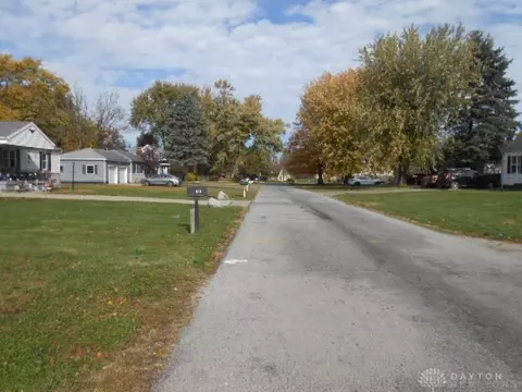 Exterior - 325 Larchmonte Ave, Springfield, OH 45503 photo 2 of 11