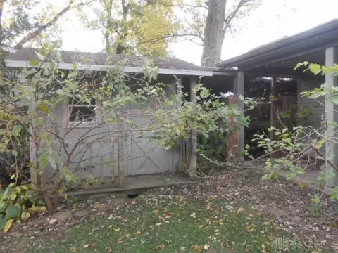 Exterior - 325 Larchmonte Ave, Springfield, OH 45503 photo 9 of 11