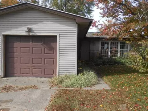 Exterior - 325 Larchmonte Ave, Springfield, OH 45503 photo 3 of 11