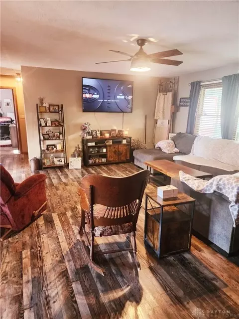 572 S Main St, De Graff, OH 43318 photo 4