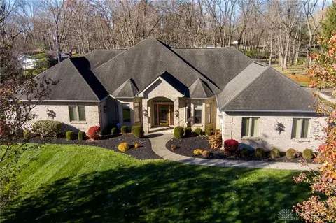 1713 Fox Trl, Bellbrook, OH 45305