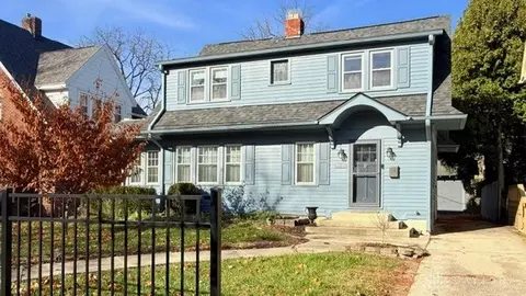 132 S Kensington Pl, Springfield, OH 45504