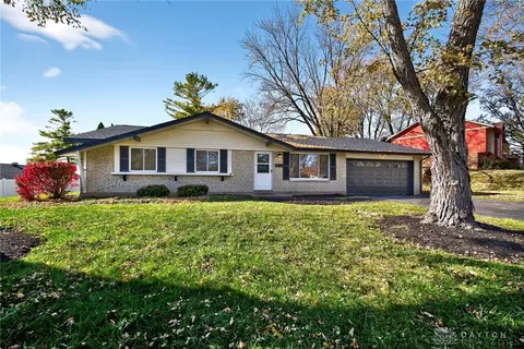 913 Avey Ln, Englewood, OH 45322