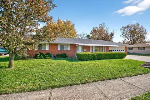 6430 Oakhurst Pl, Dayton, OH 45414