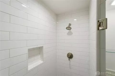 Bath - 551 Cottingwood Ct, Kettering, OH 45429 photo 2 of 4