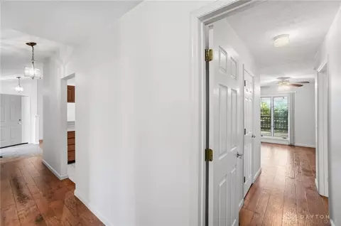 Entry Way - 551 Cottingwood Ct, Kettering, OH 45429 photo 4 of 7