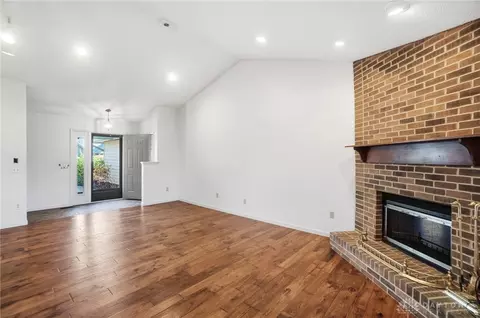 Living - 551 Cottingwood Ct, Kettering, OH 45429 photo 2 of 5