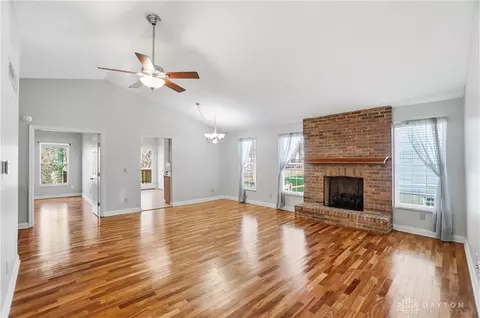 Living - 544 Forest Ridge Ct, Cincinnati, OH 45244 photo 2 of 5