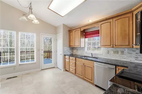 Kitchen - 544 Forest Ridge Ct, Cincinnati, OH 45244 photo 2 of 4