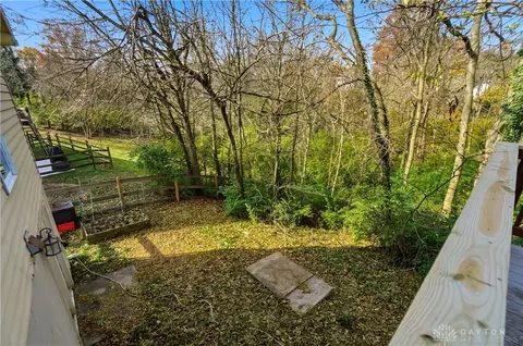 Exterior - 544 Forest Ridge Ct, Cincinnati, OH 45244 photo 6 of 12