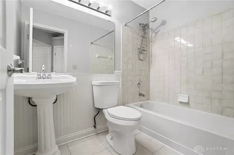 Bath - 544 Forest Ridge Ct, Cincinnati, OH 45244 photo 4 of 5