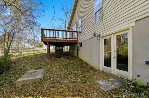 Exterior - 544 Forest Ridge Ct, Cincinnati, OH 45244 photo 8 of 12