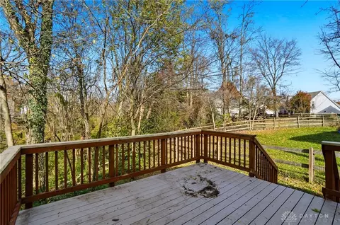 Exterior - 544 Forest Ridge Ct, Cincinnati, OH 45244 photo 5 of 12